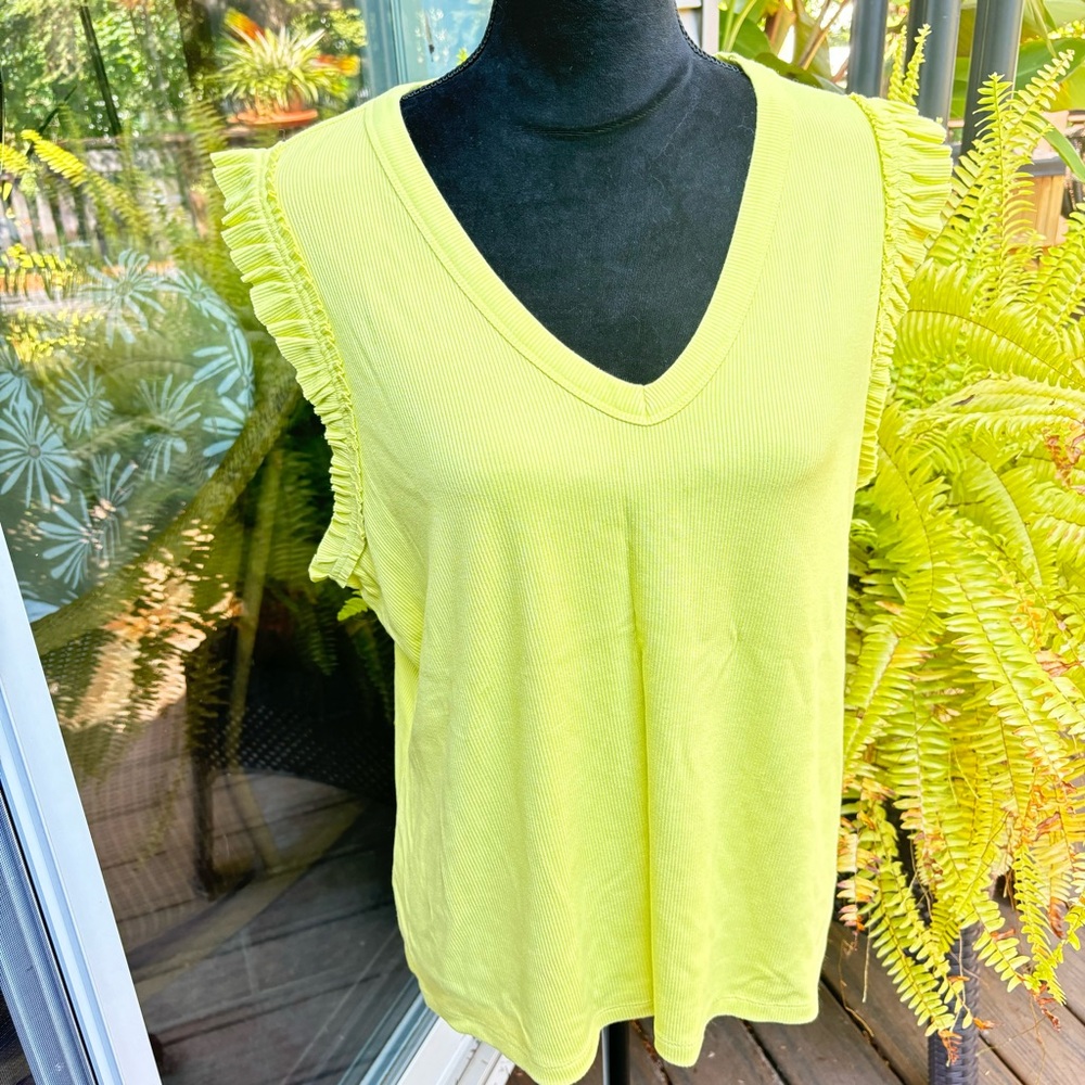 💚 Nine West Ribbed Ruffle Tank NWOT 💚 - Picture 3 of 10
